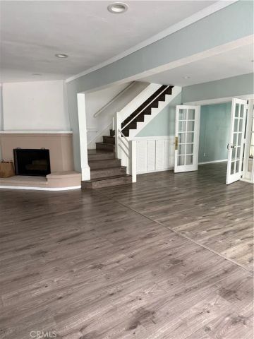 22814 Collins, Woodland Hills, CA 91367