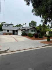 22814 Collins, Woodland Hills, CA 91367