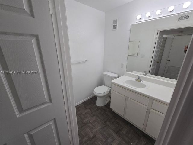 2622 NW 33rd Street 2011, Oakland Park, FL 33309