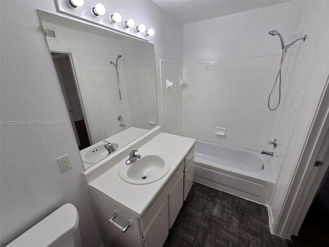 2622 NW 33rd Street 2011, Oakland Park, FL 33309