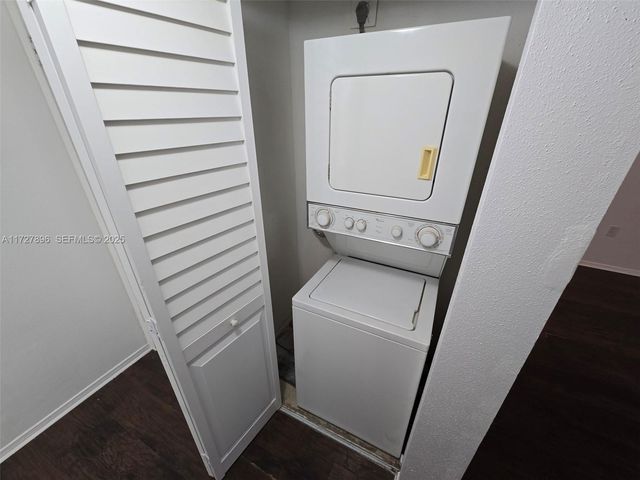 2622 NW 33rd Street 2011, Oakland Park, FL 33309