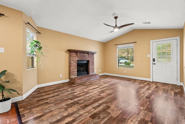 51 Pin Oak Loop, Maumelle, AR 72113