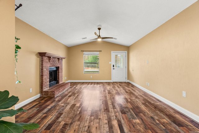 51 Pin Oak Loop, Maumelle, AR 72113