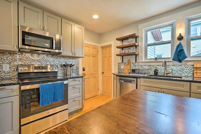 37 Dover Street, Keene, NH 03431