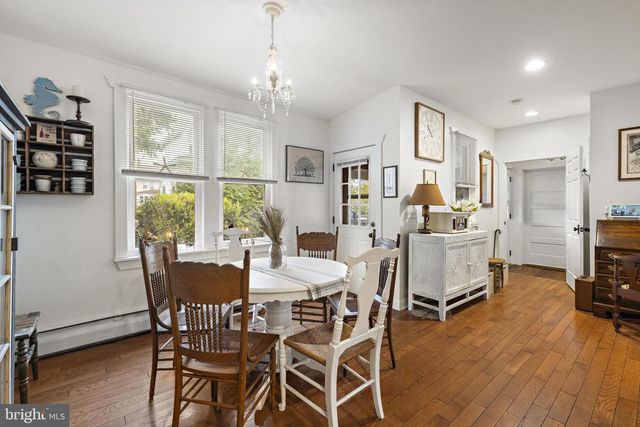 210 N BEACH AVE, Beach Haven, NJ 08008