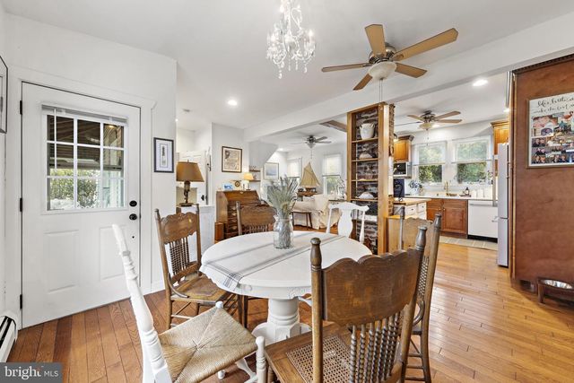 210 N BEACH AVE, Beach Haven, NJ 08008