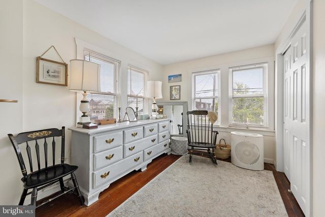 210 N BEACH AVE, Beach Haven, NJ 08008