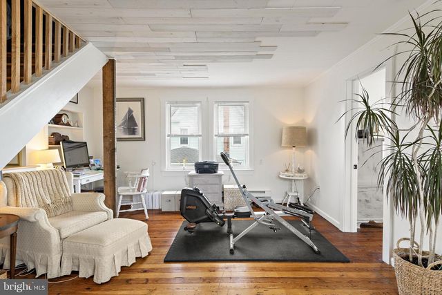 210 N BEACH AVE, Beach Haven, NJ 08008