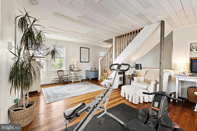 210 N BEACH AVE, Beach Haven, NJ 08008