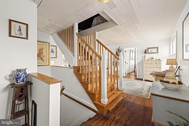 210 N BEACH AVE, Beach Haven, NJ 08008