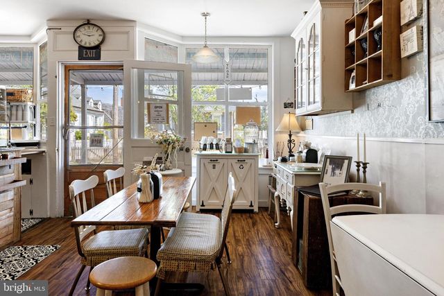 210 N BEACH AVE, Beach Haven, NJ 08008