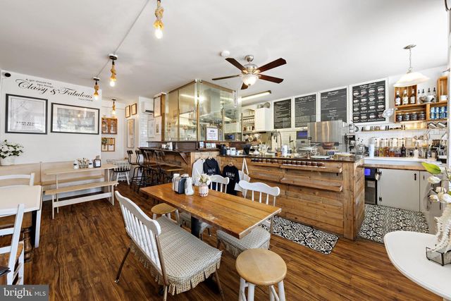 210 N BEACH AVE, Beach Haven, NJ 08008