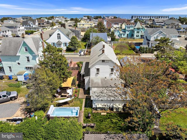 210 N BEACH AVE, Beach Haven, NJ 08008