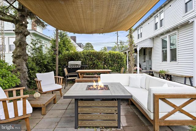 210 N BEACH AVE, Beach Haven, NJ 08008