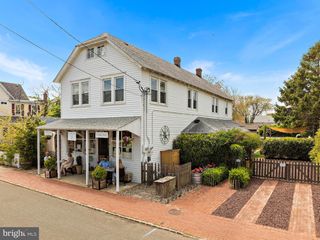 210 N BEACH AVE, Beach Haven, NJ 08008