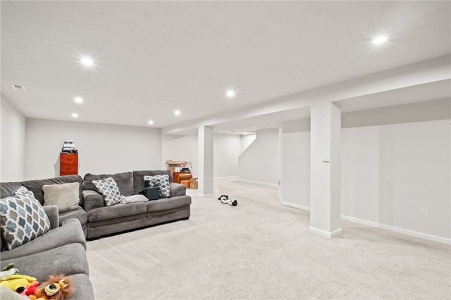 9247 Lakeside Street, Tipp City, OH 45371