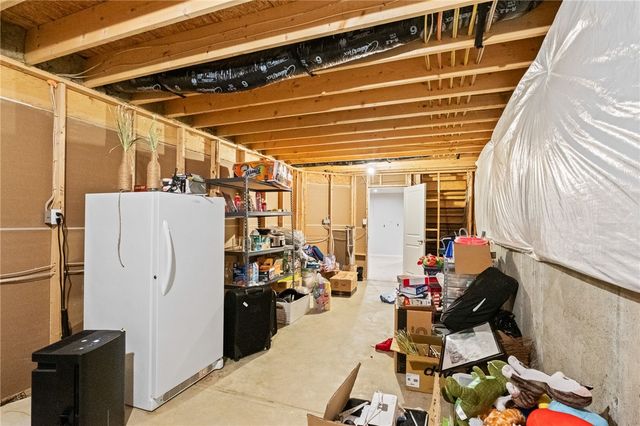 9247 Lakeside Street, Tipp City, OH 45371
