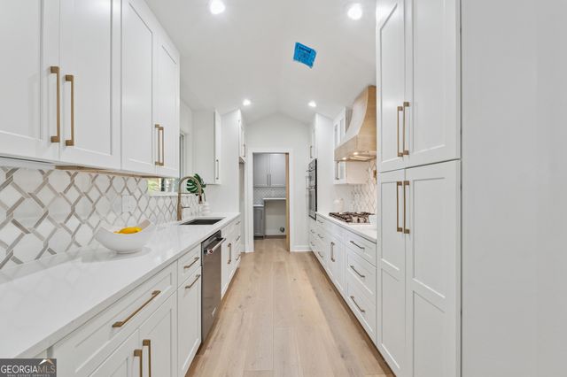 1542 Lavista Road, Atlanta, GA 30329