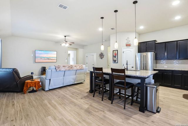 911 Highland Vista, New Braunfels, TX 78130