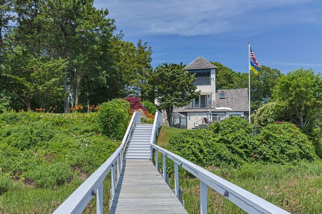 41 Hayward Road, Centerville, MA 02632