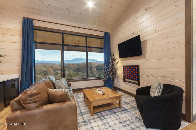 1843 Wild Briar Tr, Sevierville, TN 37876