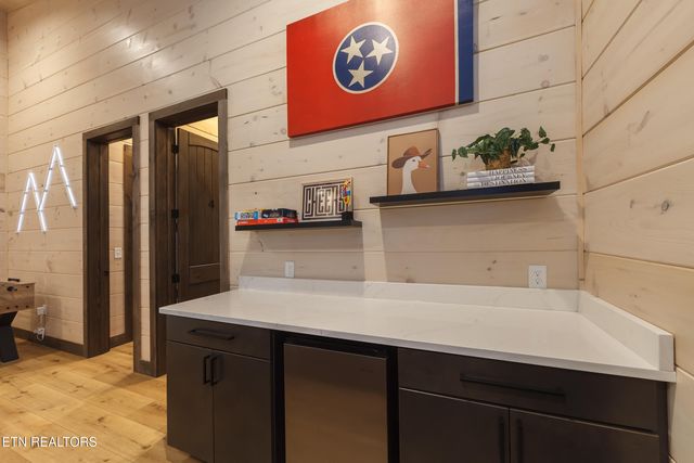 1843 Wild Briar Tr, Sevierville, TN 37876