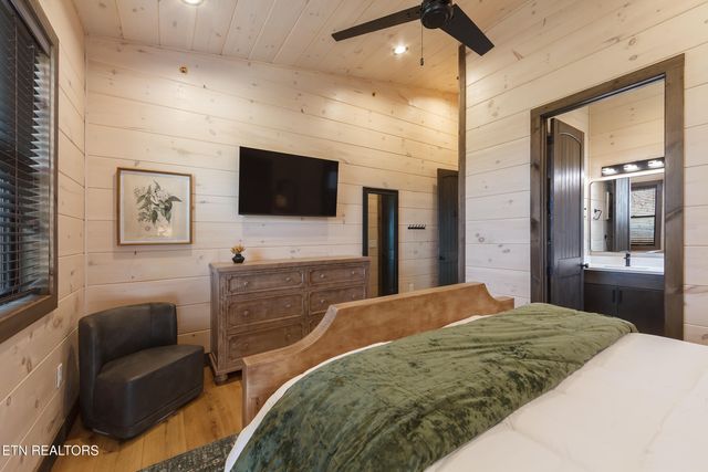 1843 Wild Briar Tr, Sevierville, TN 37876