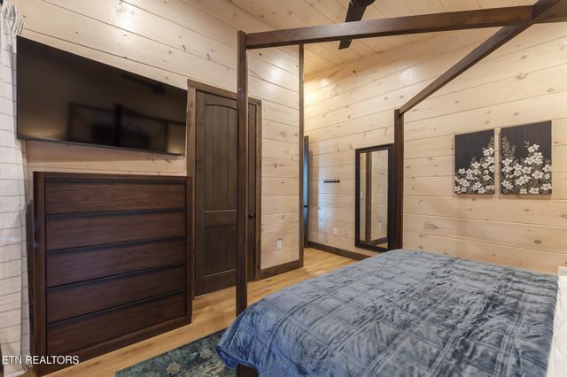 1843 Wild Briar Tr, Sevierville, TN 37876