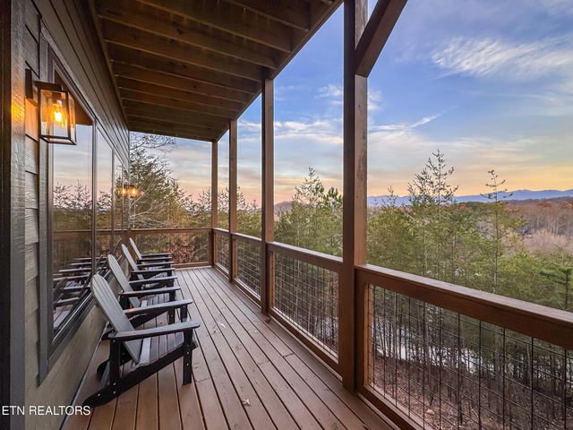 1843 Wild Briar Tr, Sevierville, TN 37876