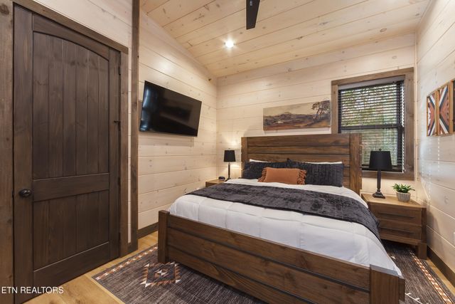 1843 Wild Briar Tr, Sevierville, TN 37876