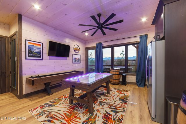 1843 Wild Briar Tr, Sevierville, TN 37876