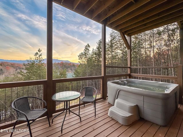 1843 Wild Briar Tr, Sevierville, TN 37876