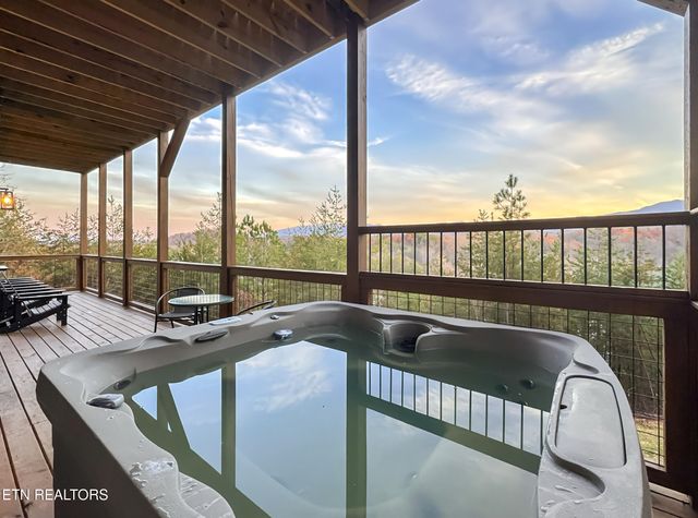 1843 Wild Briar Tr, Sevierville, TN 37876