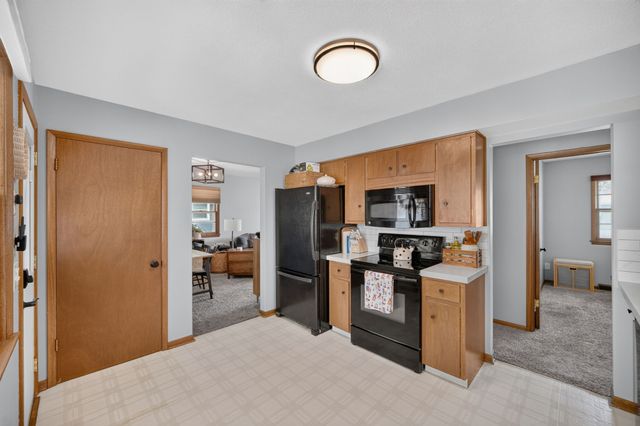 285 Gray Avenue, Waukee, IA 50263
