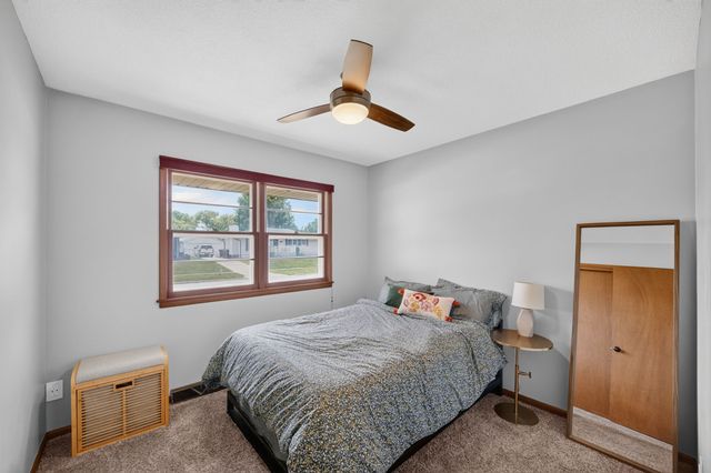 285 Gray Avenue, Waukee, IA 50263