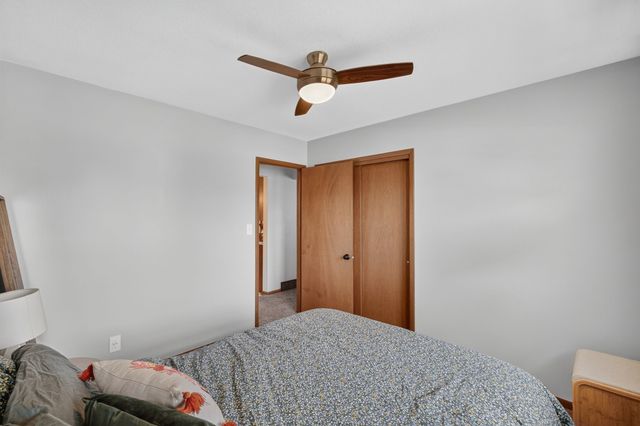 285 Gray Avenue, Waukee, IA 50263
