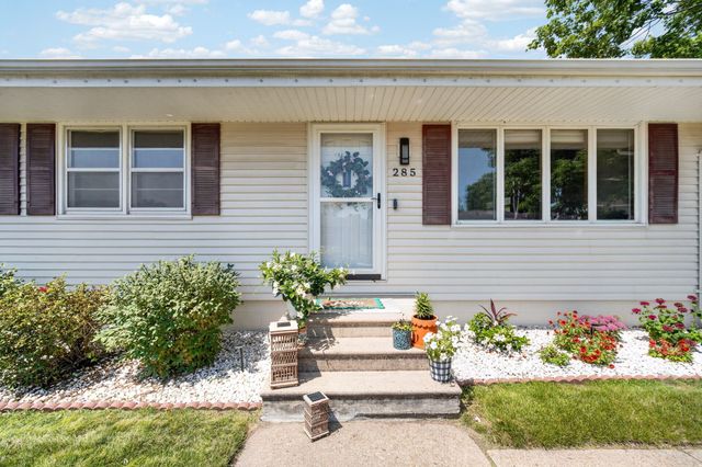 285 Gray Avenue, Waukee, IA 50263