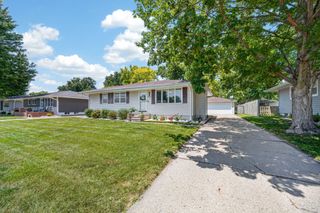 285 Gray Avenue, Waukee, IA 50263