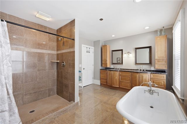 5657 Leete Road, Lockport Town, NY 14094