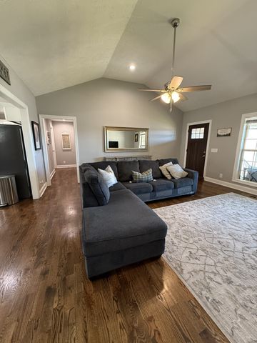 204 Rose Ln, Shelbyville, TN 37160