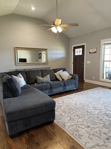 204 Rose Ln, Shelbyville, TN 37160