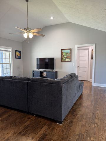 204 Rose Ln, Shelbyville, TN 37160