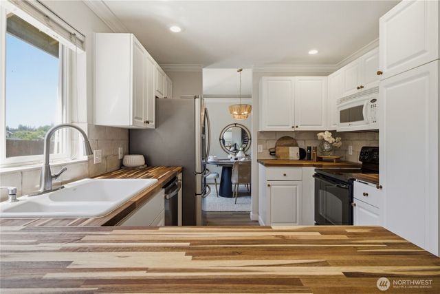 22807 SE 266th Street, Maple Valley, WA 98038