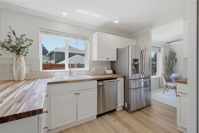 22807 SE 266th Street, Maple Valley, WA 98038