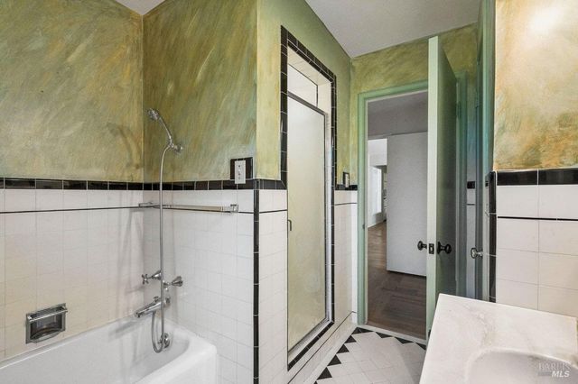 15 La Cuesta Dr, Greenbrae, CA 94904