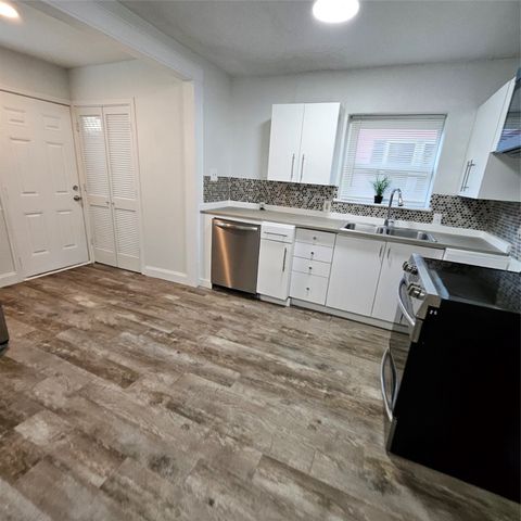 222 W Woodin Boulevard, Dallas, TX 75216