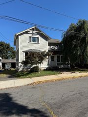 18 Bacon Avenue, Middletown, CT 06457