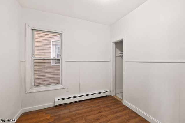 190 N 1St St, Paterson City, NJ 07522