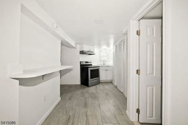 190 N 1St St, Paterson City, NJ 07522