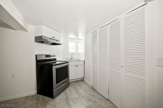 190 N 1St St, Paterson City, NJ 07522